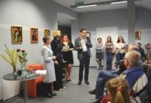 Na szkle malowane, z debiutancką prozą