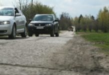 Urzędniczy pingpong z Kusocińskiego