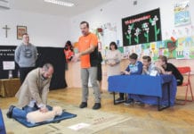 30 uciśnięć, 2 wdechy