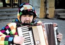 Akordeonista dziękuje chełmianom