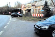 Wymusiła i uderzyła