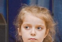 Aby Nikola usłyszała