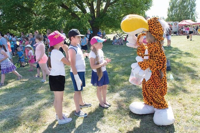 dzien-dziecka-z-wedka-i-wata (2)