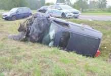 Auto w rowie, kierowcy brak