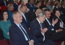 Wicepremier na wystawie, a lokalny PiS… na piwie