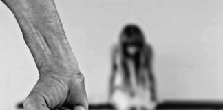 Szanowany biznesmen znęcał się nad żoną i córką