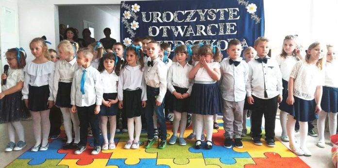 56751236_874660079552521_35