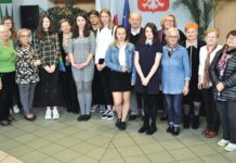 Seniorzy i młodzież razem na sesji