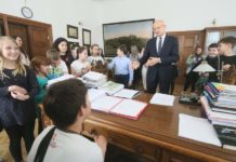 Dzieci w fotelu prezydenta Lublina