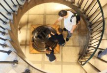 Nocne ekscytujące zwiedzanie