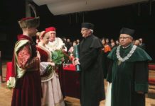 Rektor sypnął tytułami, honorami i medalami