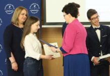 573 orłów z nagrodami