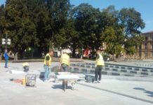 Płytki wystają, fugi pękają…