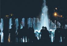 Światło, dźwięk i woda…