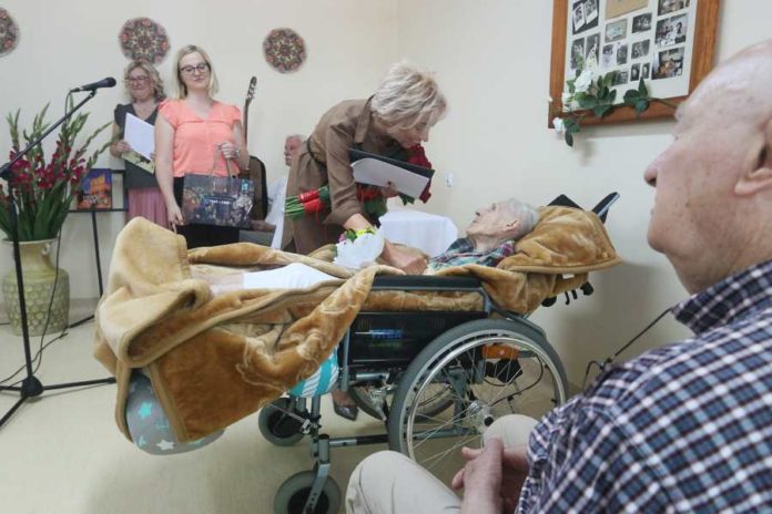 ewa-zalewska-100-latka-82j50-LK