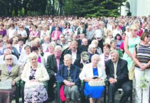 Cudami wsławiona módl się za nami