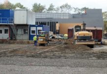 Baseny już pod dachem