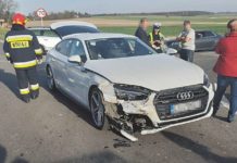 Audi staranowało „malucha”