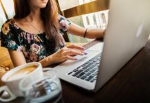 Jedni umierają, inni wyjeżdżają, a bezrobocie rekordowo niskie