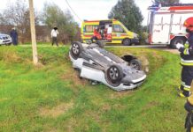 Zsunął się ze skarpy i dachował