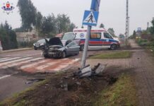 Jazdę skończył na słupie