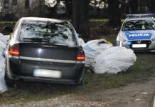 Zasłabł i uderzył w worki z eternitem