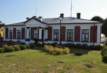 Wypiękniało przy urzędzie