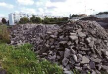 Budując aleję, zniszczyli trawnik