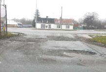 Po dziurach do tankowania