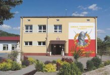 Mural na podstawówce w Kamieniu