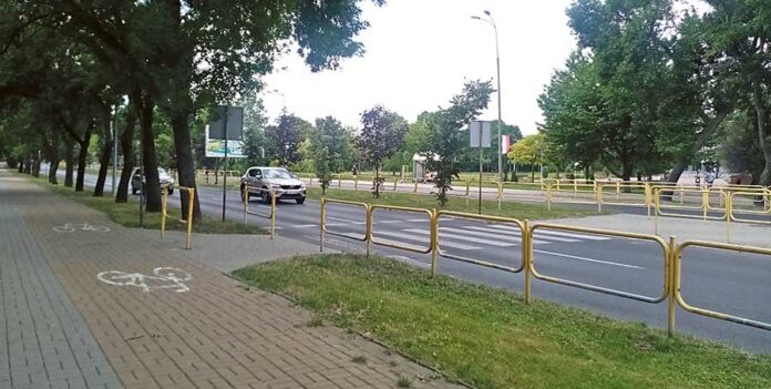 przejscie-biblioteka