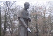 Bałagan wokół pomnika