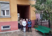 Do kamienicy wkradł się strach