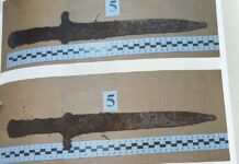 Co znaleźli przy ludzkich szczątkach?