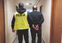 Przychodził na herbatę i okradał