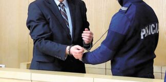 W zdradzonego mecenasa wstąpiła bestia