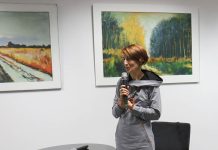 Łączy sztukę z przyrodą