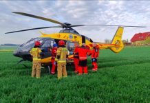 Wypadek motocykla z rowerzystą w Natalinie. Interweniował śmigłowiec LPR
