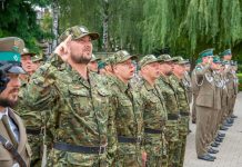 Pierwsi kontraktowi funkcjonariusze NOSG już po ślubowaniu