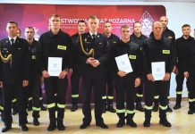 Nowi strażacy po ślubowaniu