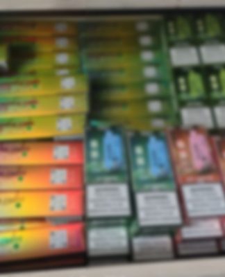 17 latek odpowie za posiadanie nielegalnych e-papierosów i marihuany