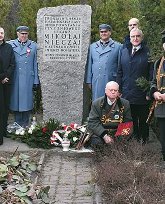 Hołd dla powstańca