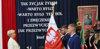 Okszów: Nowy sztandar i Dzień Patrona