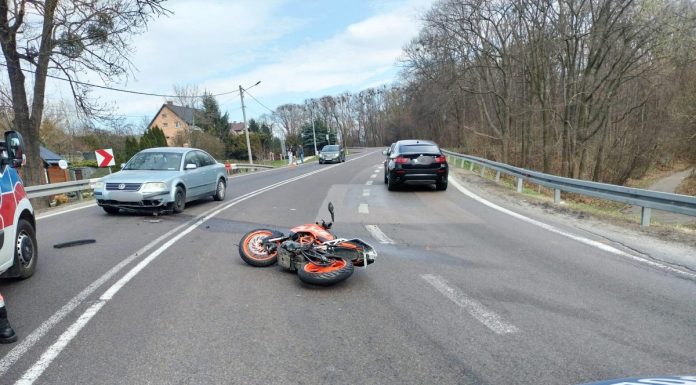 Uwaga kierowcy. Wypadek i utrudnienia w ruchu na DK17 w Izbicy