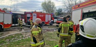Potężny pożar hali i autobusów