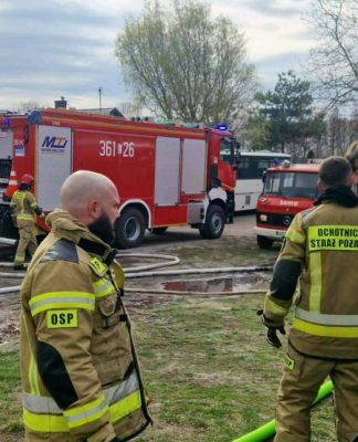 Potężny pożar hali i autobusów